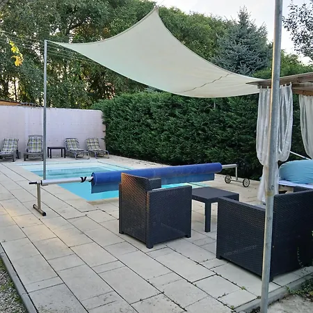 公寓 Rozsa Nyaralo *