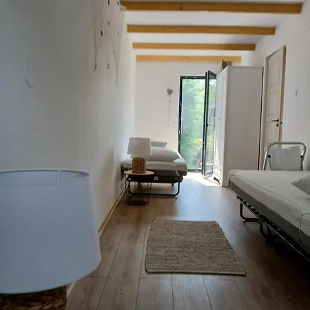 公寓 Rozsa Nyaralo *