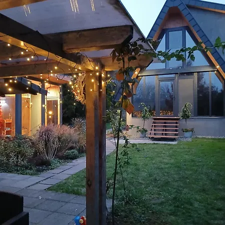 公寓 Rozsa Nyaralo *